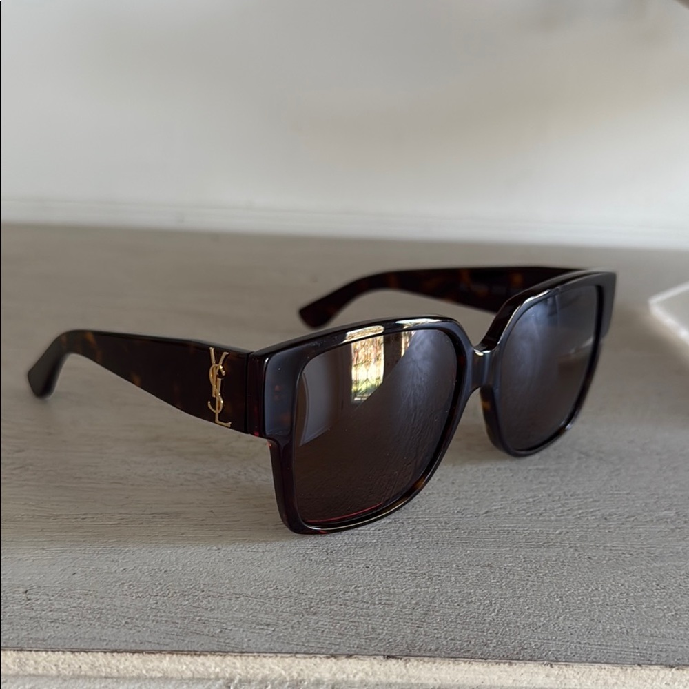 Yves Saint Laurent SL M9N